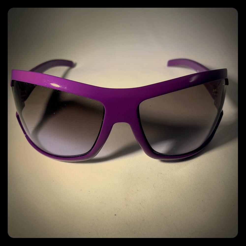 Authentic Gucci Purple Sunglasses with Logo Detail